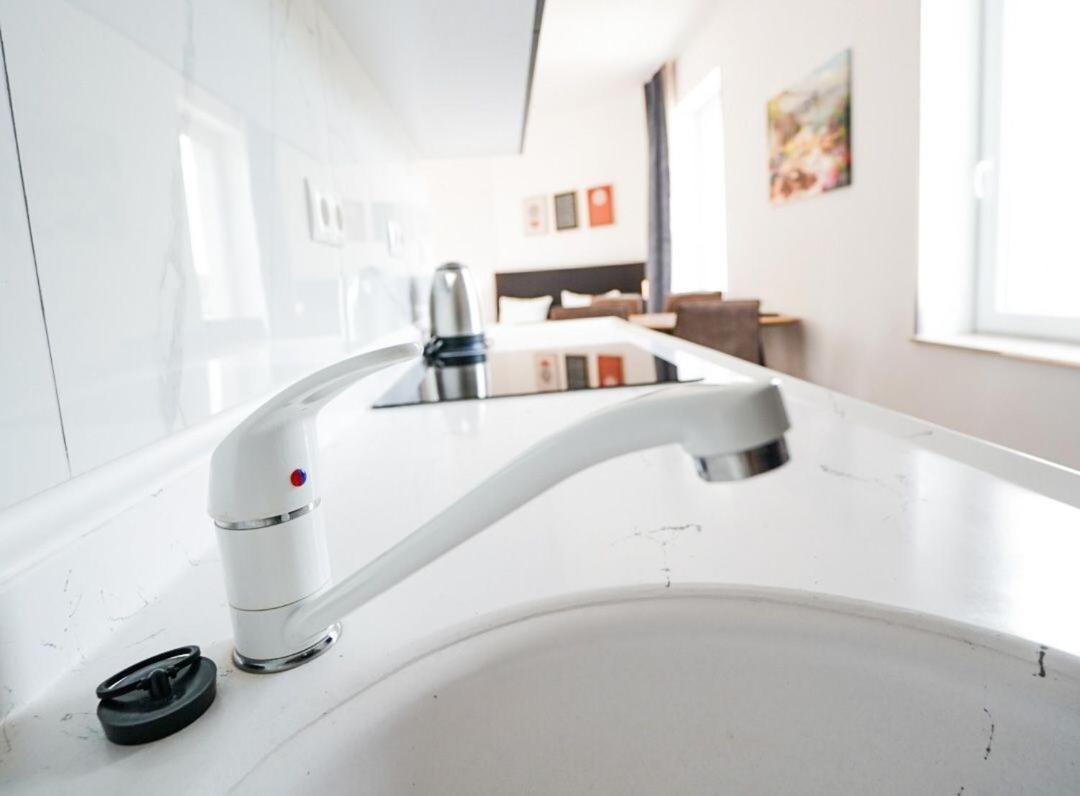 Hotel Zur Alten Stadtkellerei Leipzig Luaran gambar A single control tap