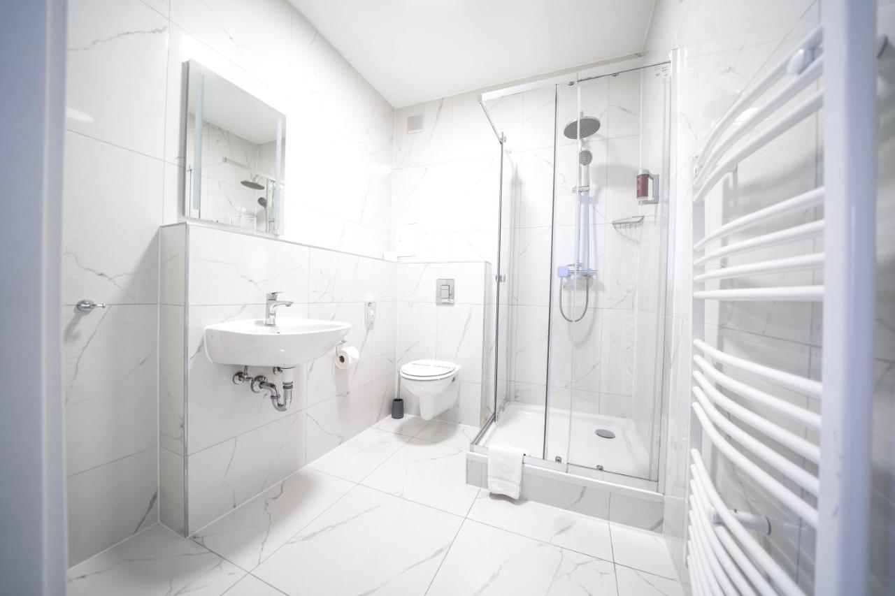 Hotel Zur Alten Stadtkellerei Leipzig Luaran gambar A shower room