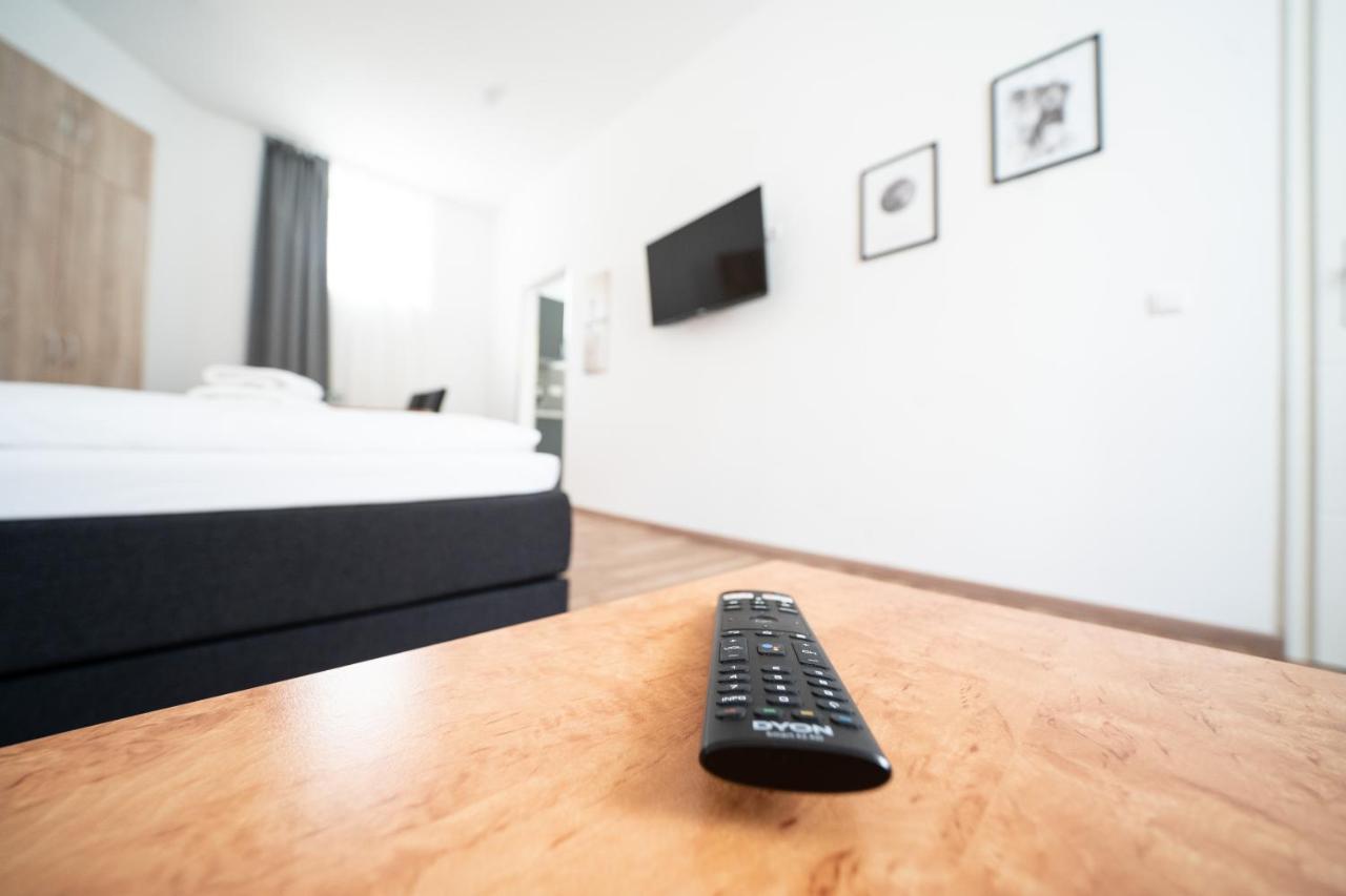 Hotel Zur Alten Stadtkellerei Leipzig Luaran gambar A television remote control